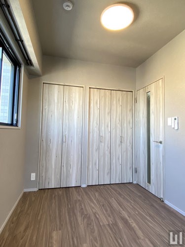 Bタイプ - 洋室(5.3帖)