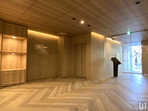 エントランスホール・エレベーター