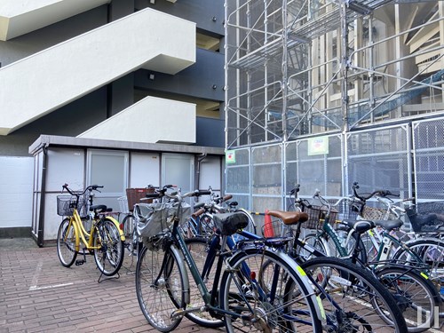 自転車駐輪場