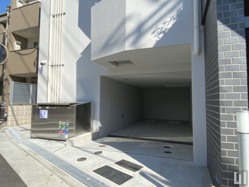 駐車場・専用ゴミ置き場